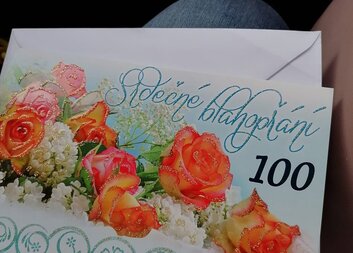 PANÍ MARTA MEJSTŘÍKOVÁ OSLAVILA STÉ NAROZENINY