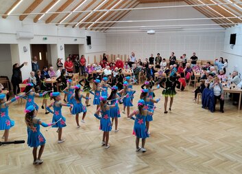 PŘÁTELSKÉ SETKÁNÍ S CHARITOU NERATOVICE 